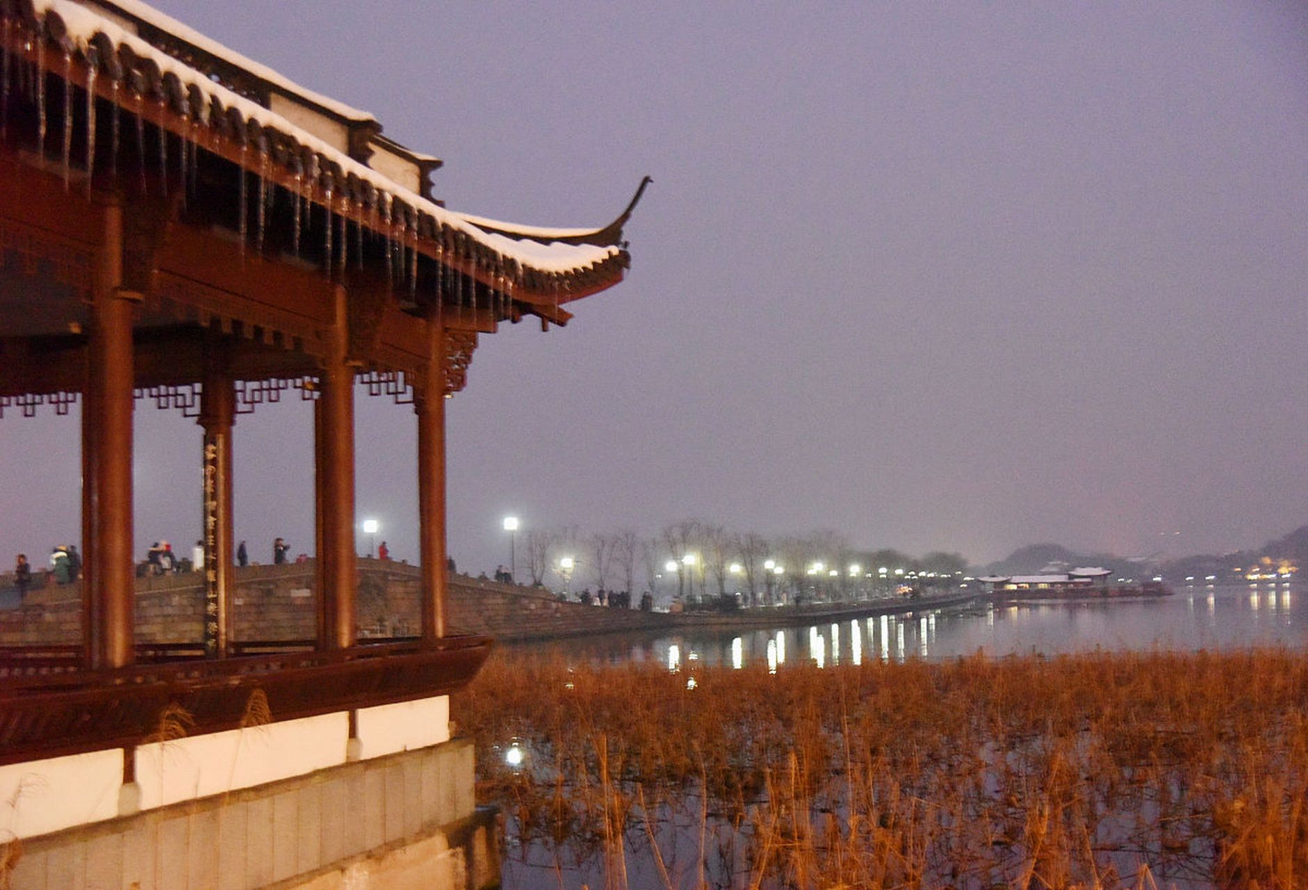 穿越时空的旅行# 九江烟水亭,位于风景秀丽的湖边,是一处令人流连
