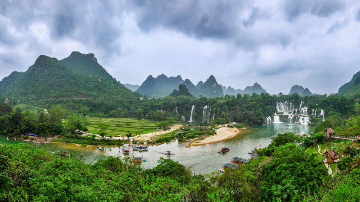 环江旅游攻略:必玩的景点推荐  环江,一个充满自然魅力和人文底蕴的