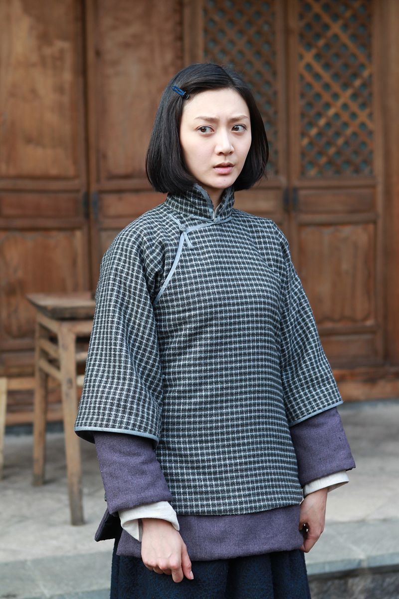 在根据小说《铁道游击队》改编的电视剧《飞虎队》里,"芳林嫂"竟然端