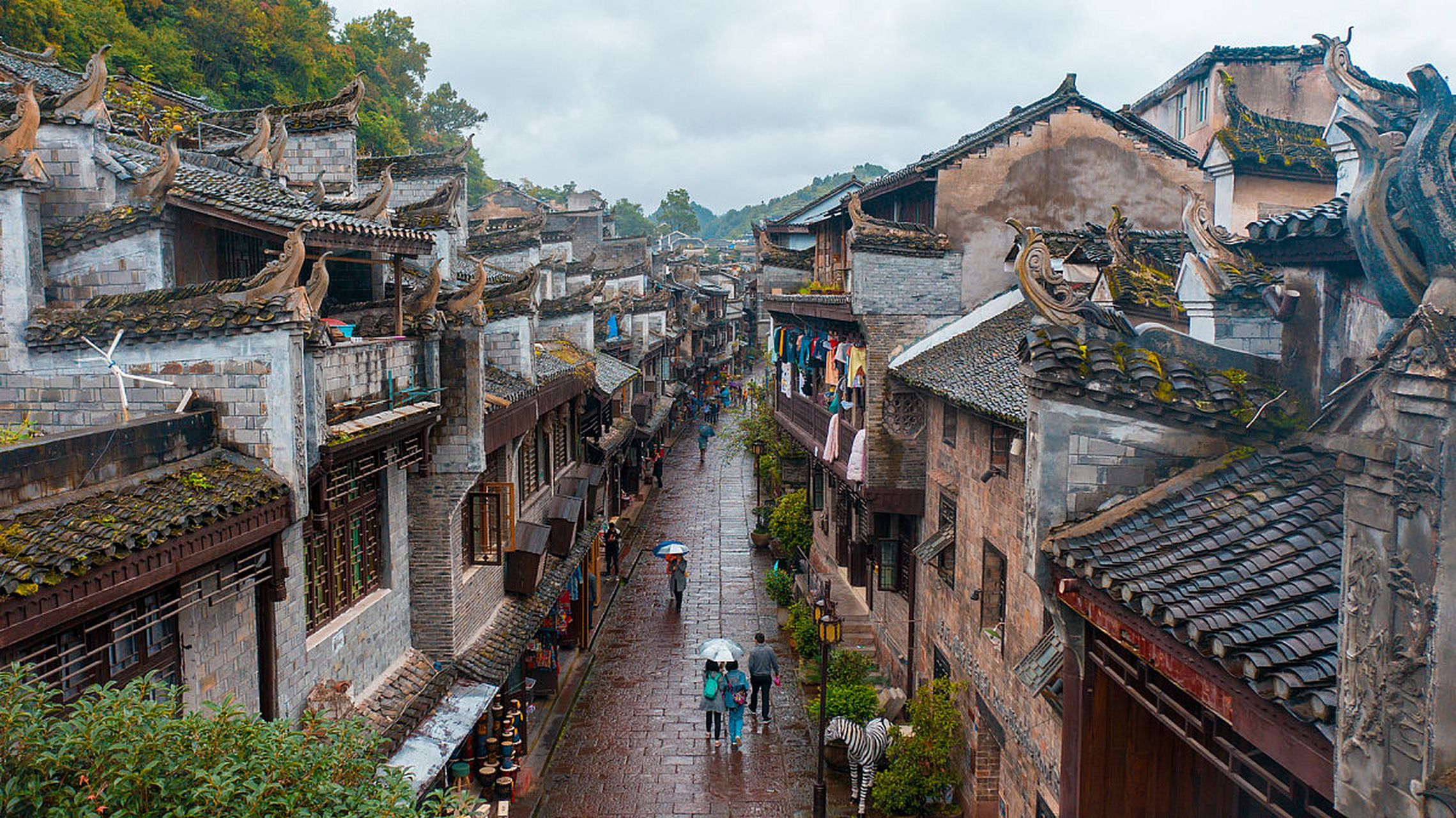 凤娃古寨位于武汉市新洲区凤凰镇,是一个有着悠久历史的古村落.