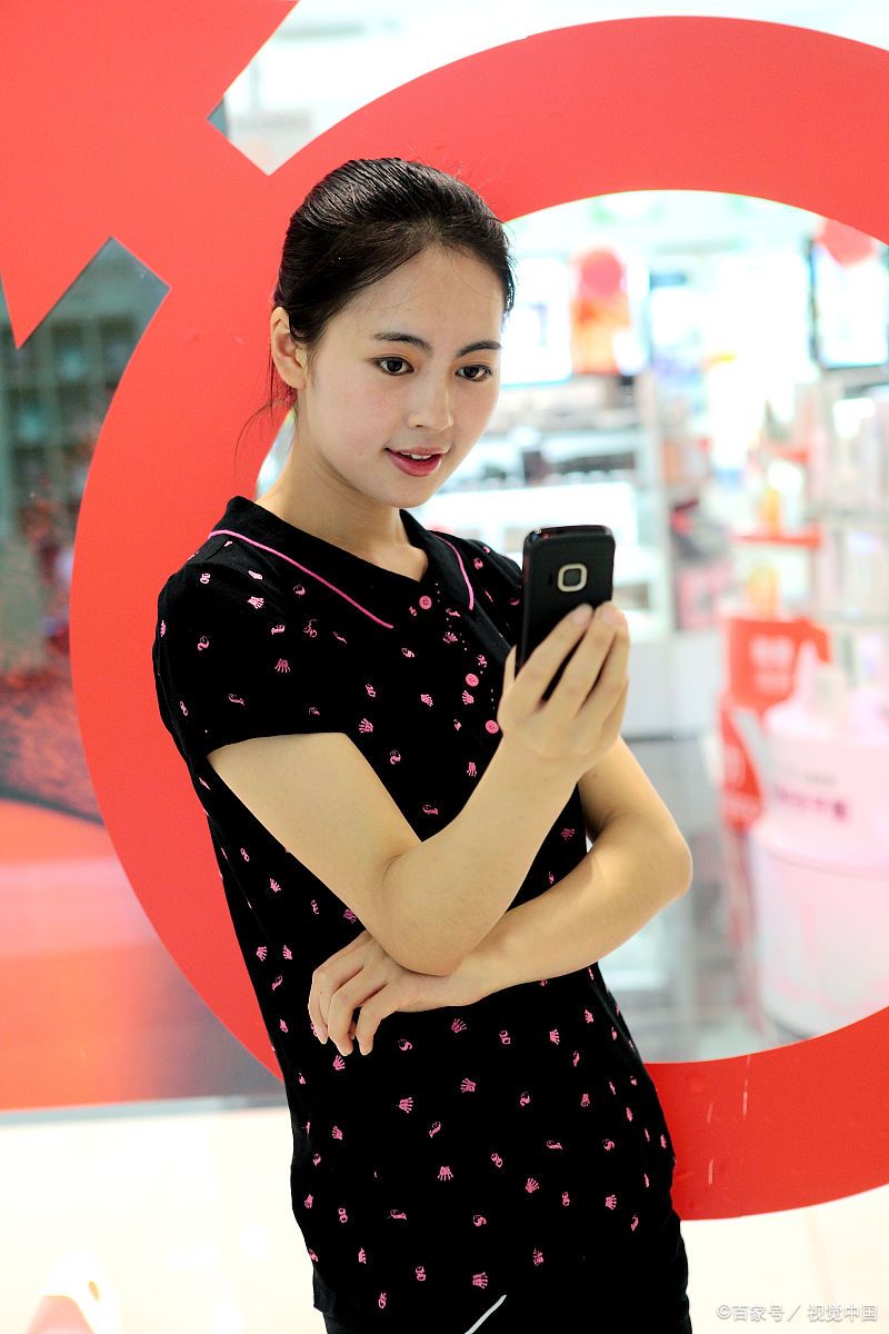 东莞女孩一心存钱,月工资4800,一年存50000