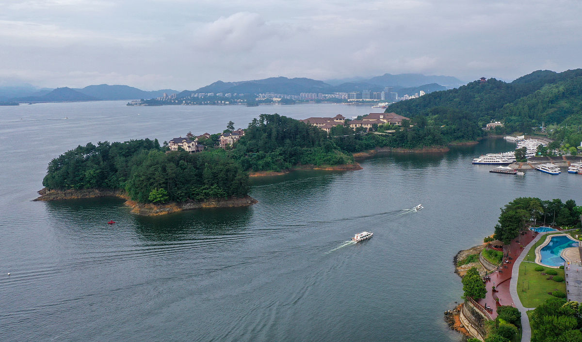 千岛湖,一个令人心醉神迷的地方,它的美,仿佛来自天外,超凡脱俗,如梦