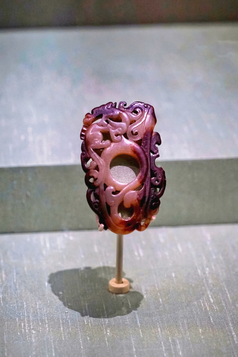 汉代鸡心佩:艺术,文化与历史的交融