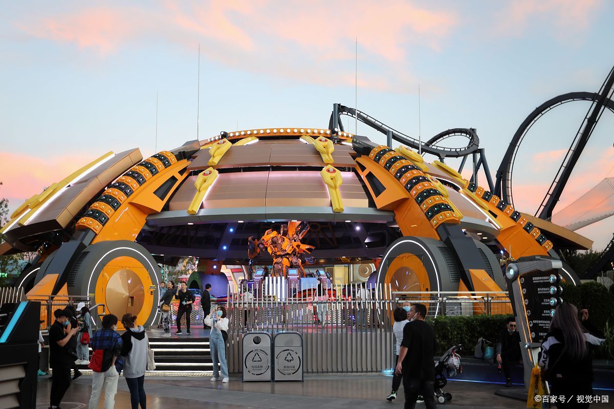 动态连更挑战# 上海迪士尼乐园暑期门票调至719元依旧人满为患.