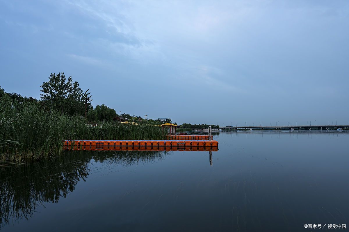 单县浮龙湖景点介绍: 单县浮龙湖位于山东省菏泽市单县西南部,是一个