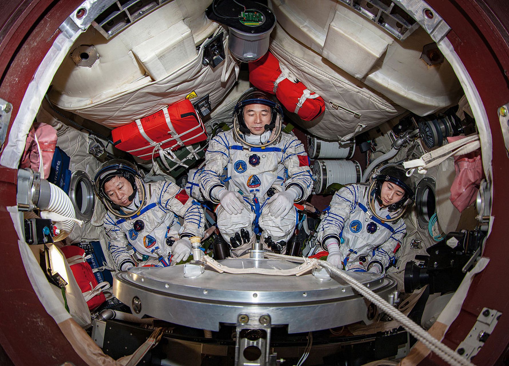 中国载人航天工程办公室在神舟十六号载人飞行任务新闻发布会上公布了