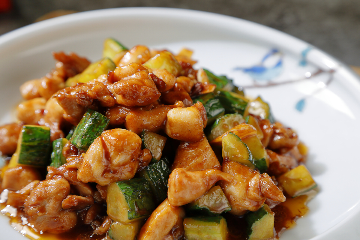 美食家常菜,酱爆鸡丁制作方法
