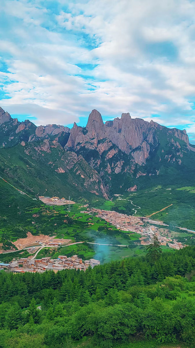 甘南最高的山峰图片