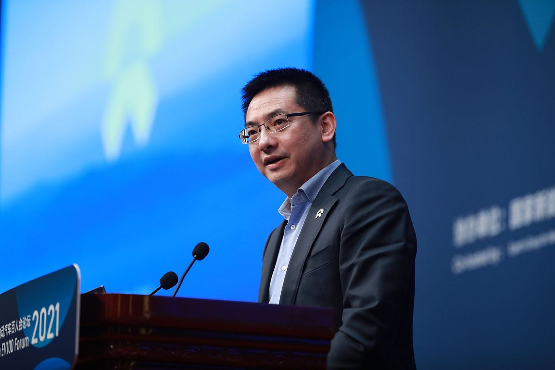 蔚来联合创始人,总裁02秦力洪表示:租电池用只需要50块钱一天,我