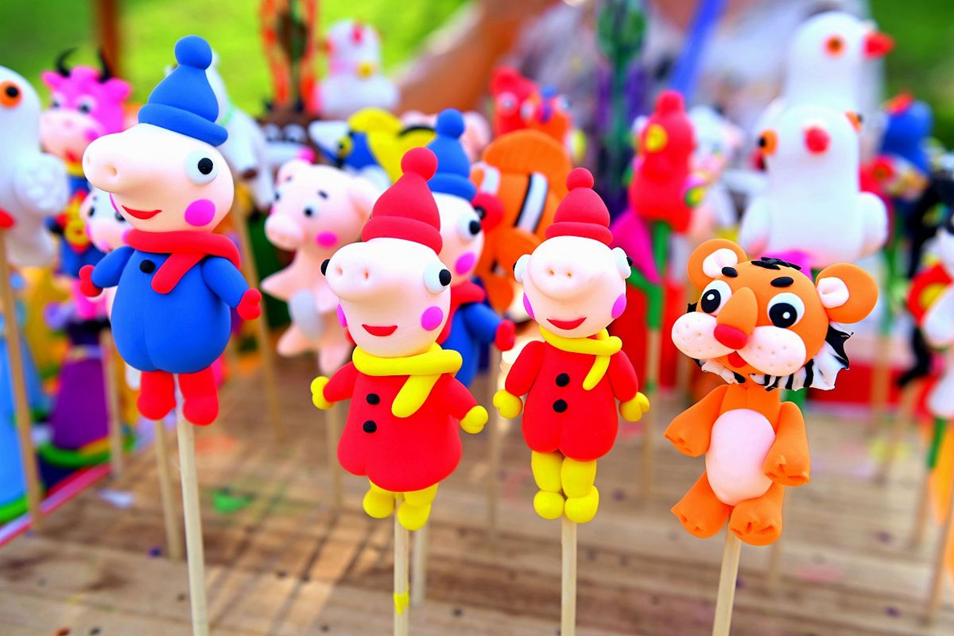 儿童非让男子捏