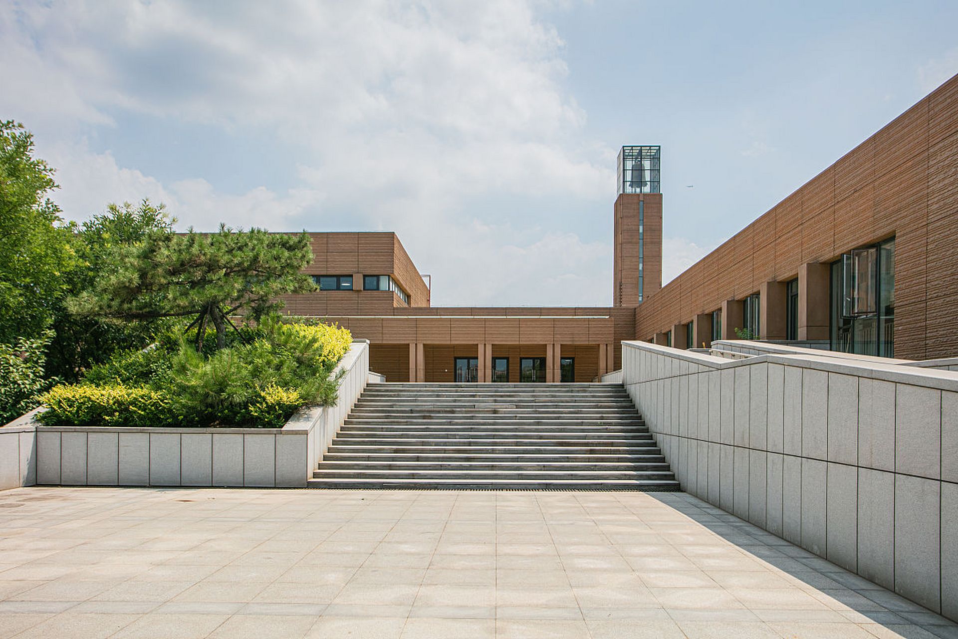 山东建筑大学美景图片