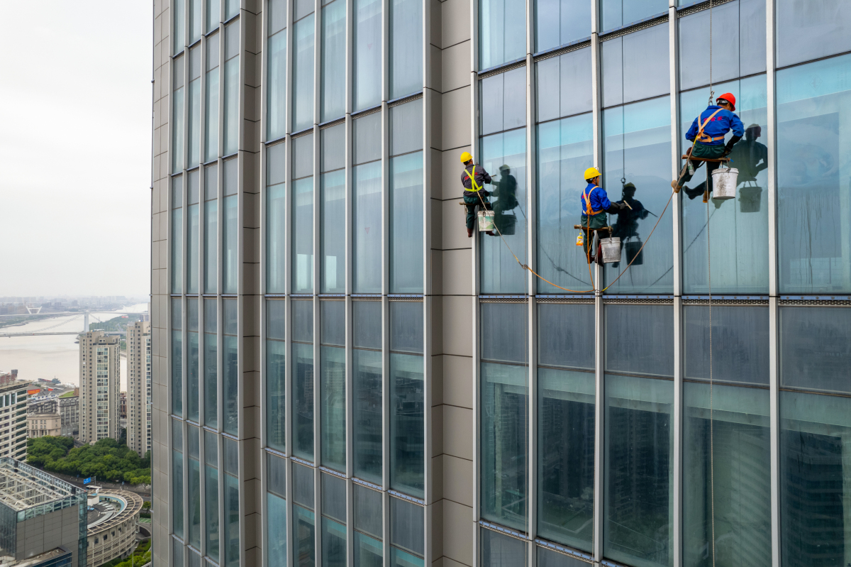 2,幕墙节能工程:现代幕墙不仅美观,还具备优异的隔热和保温性能.