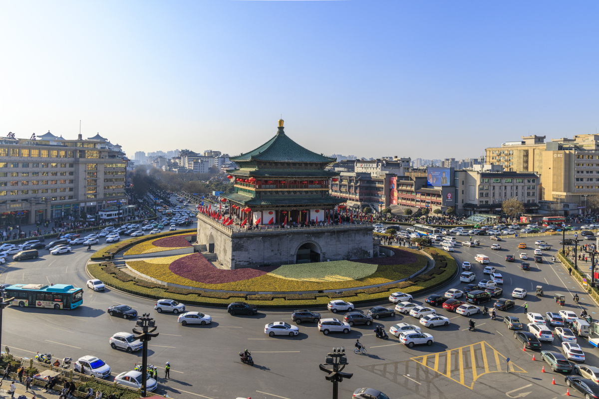 我有幸亲身体验了西安的夜景,那种璀璨灯火下的古都风貌,简直让人叹为