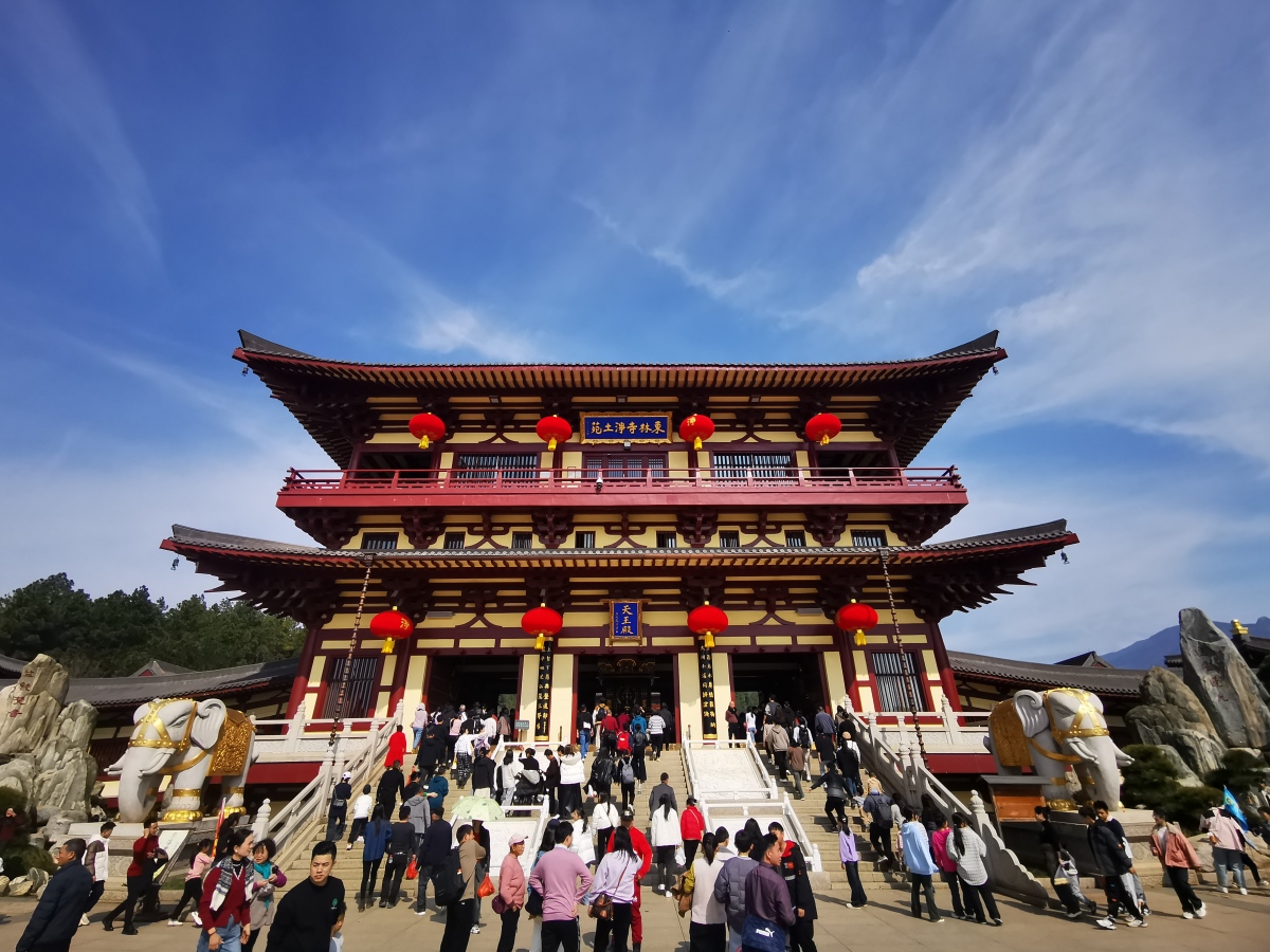 大唐芙蓉园景点介绍: 大唐芙蓉园是一座位于陕西省西安市的大型皇家
