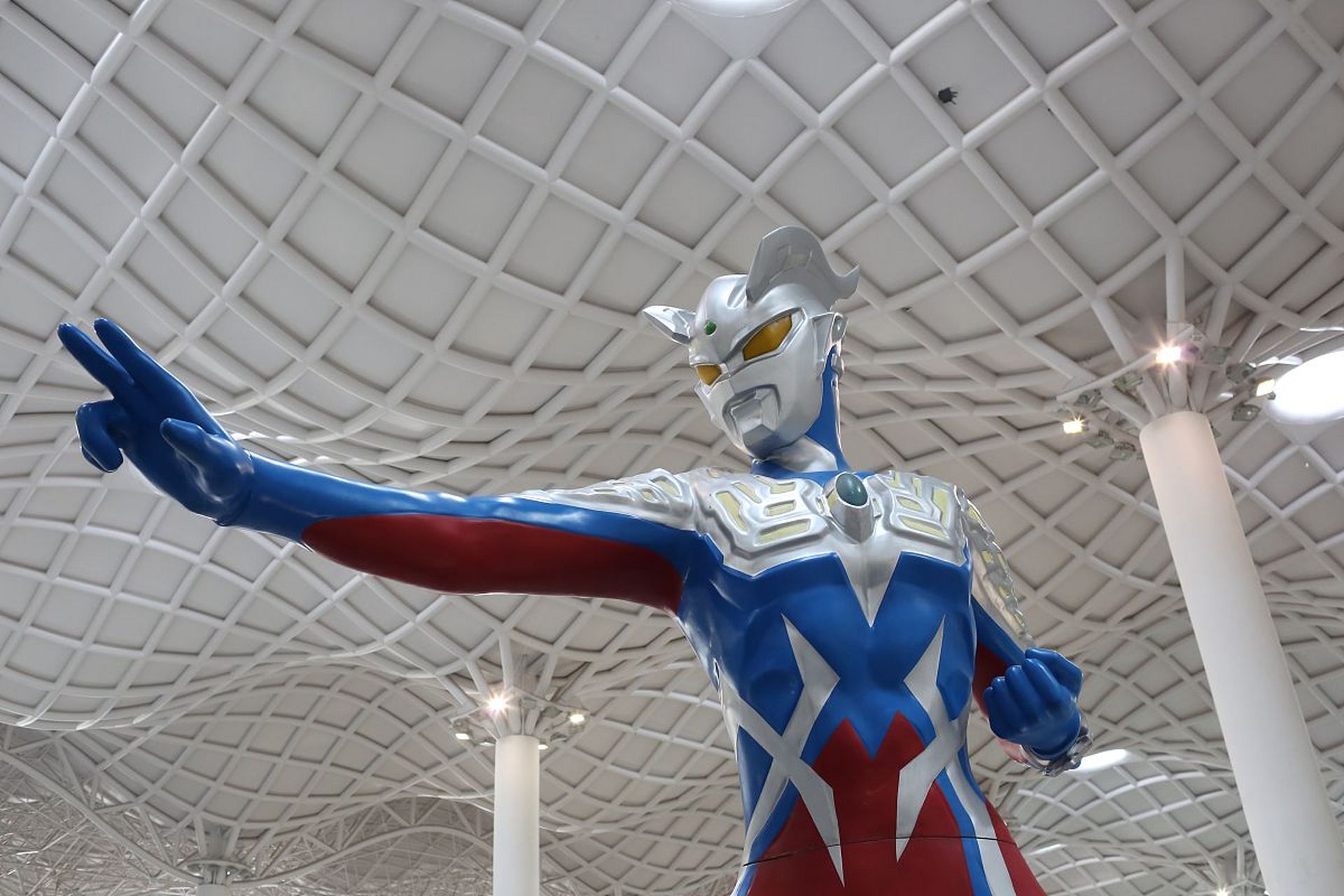 要画艾克斯奥特曼(ultraman x),可以按照以下步骤进行:  1.