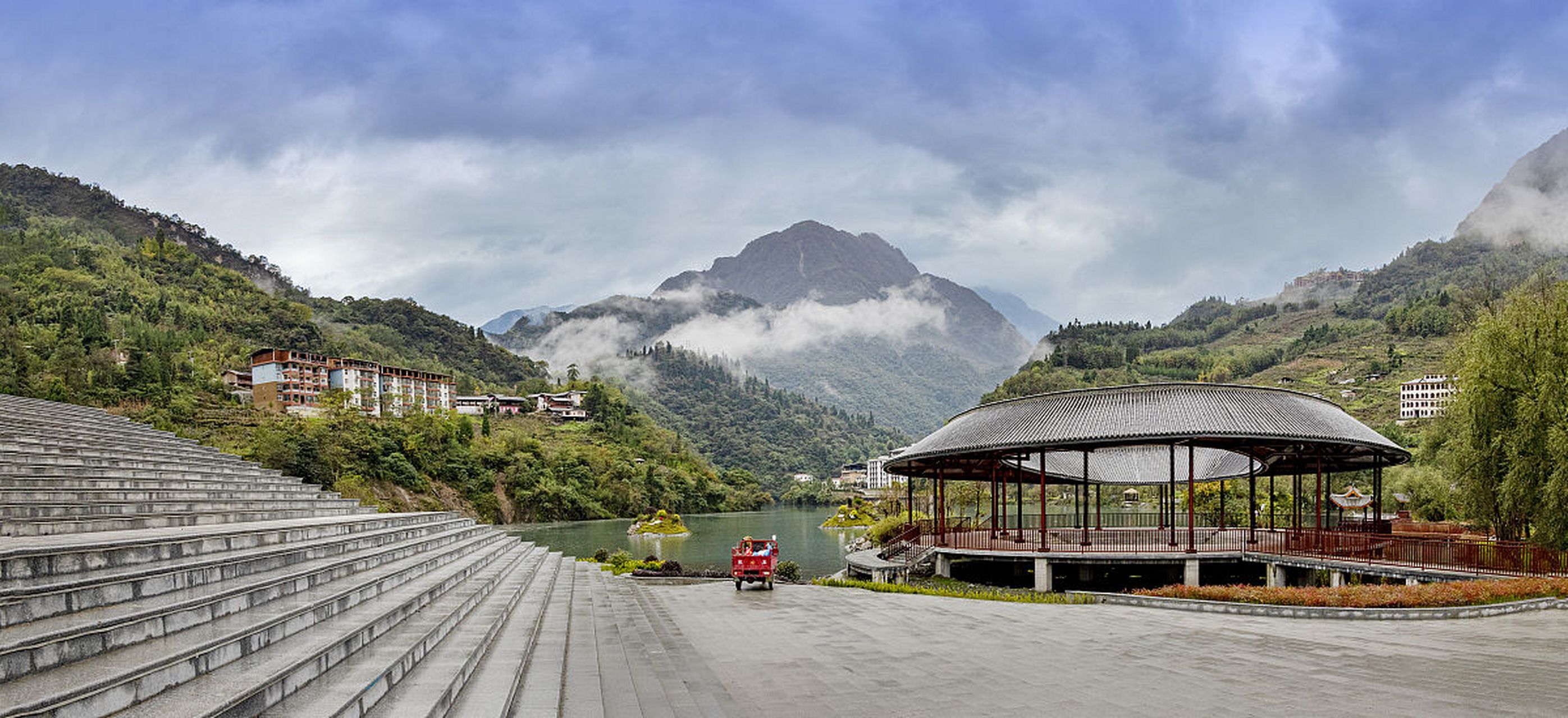 恩施坪坝营位于湖北省恩施土家族苗族自治州,是一座以