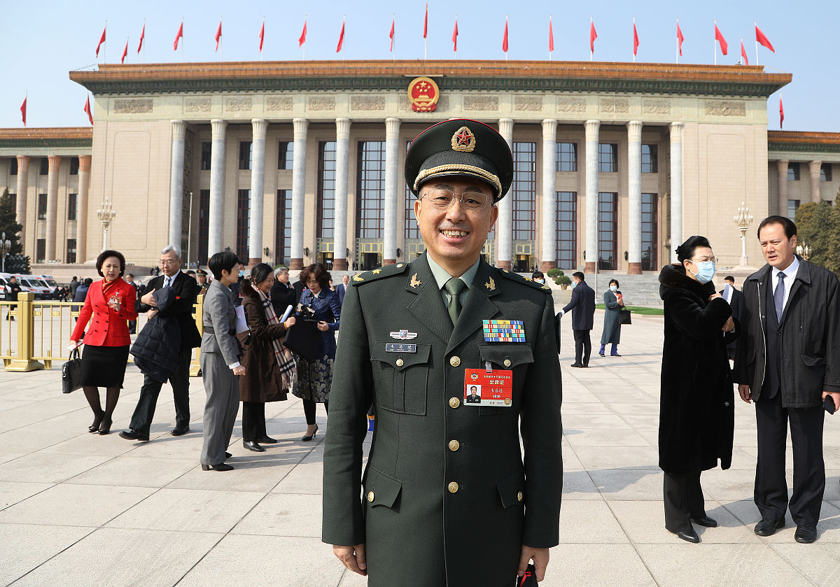 海南省军区政委韦昌进,因工作原因,会辞去上海市政协常委吗