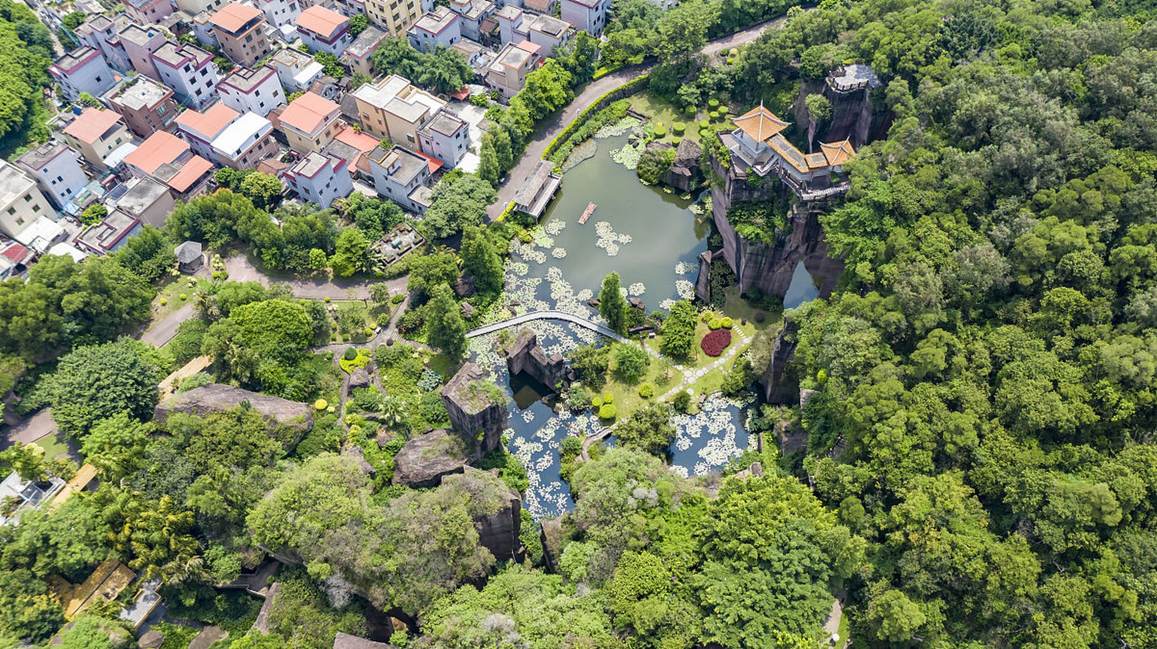 广州番禺莲花山旅游区:国家aaaa级风景名胜区  广州番禺莲花山旅游区