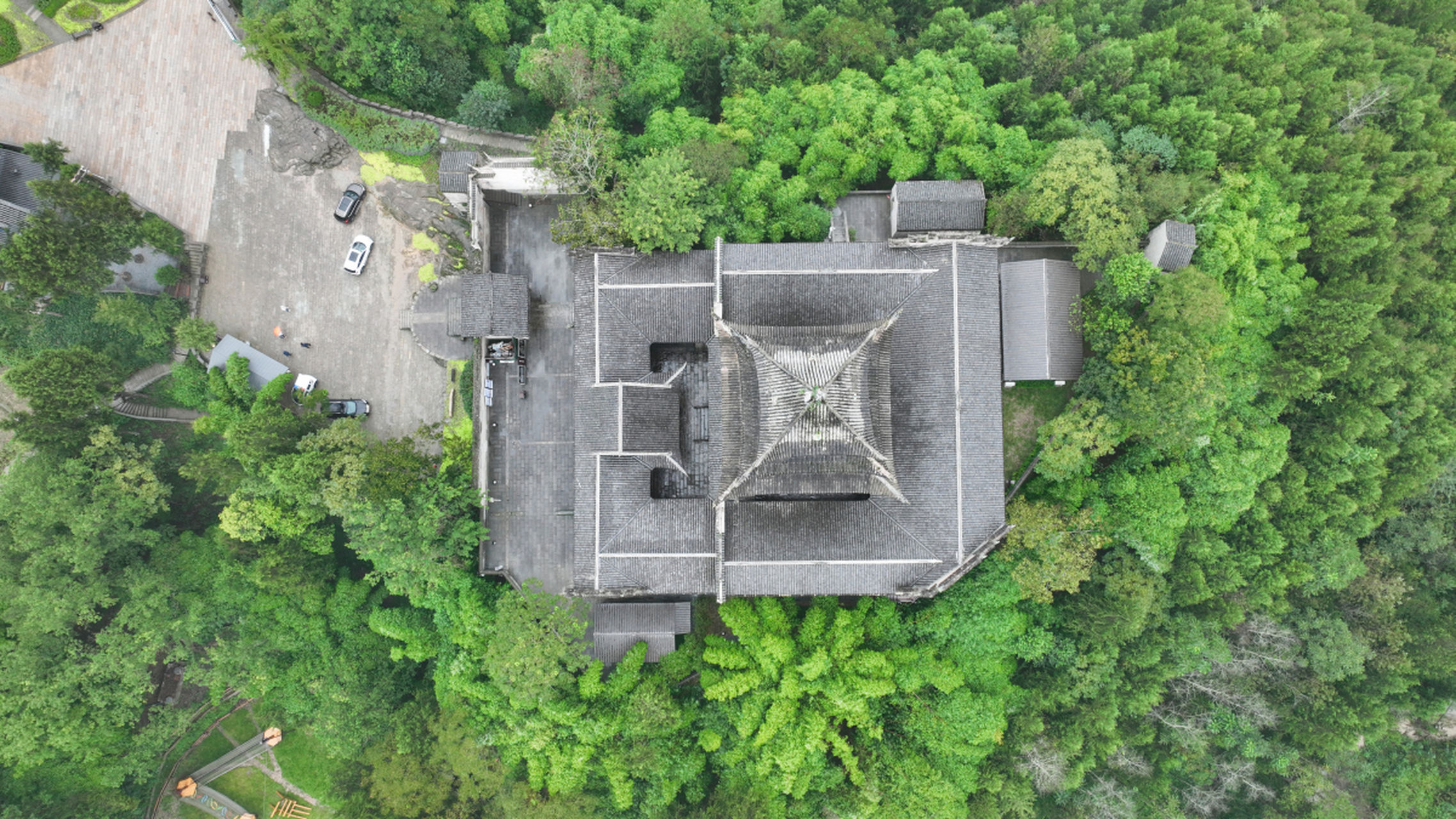 重庆云阳彭氏宗祠:雨中遇见的建筑诗篇,寻宗追远的文化之旅.