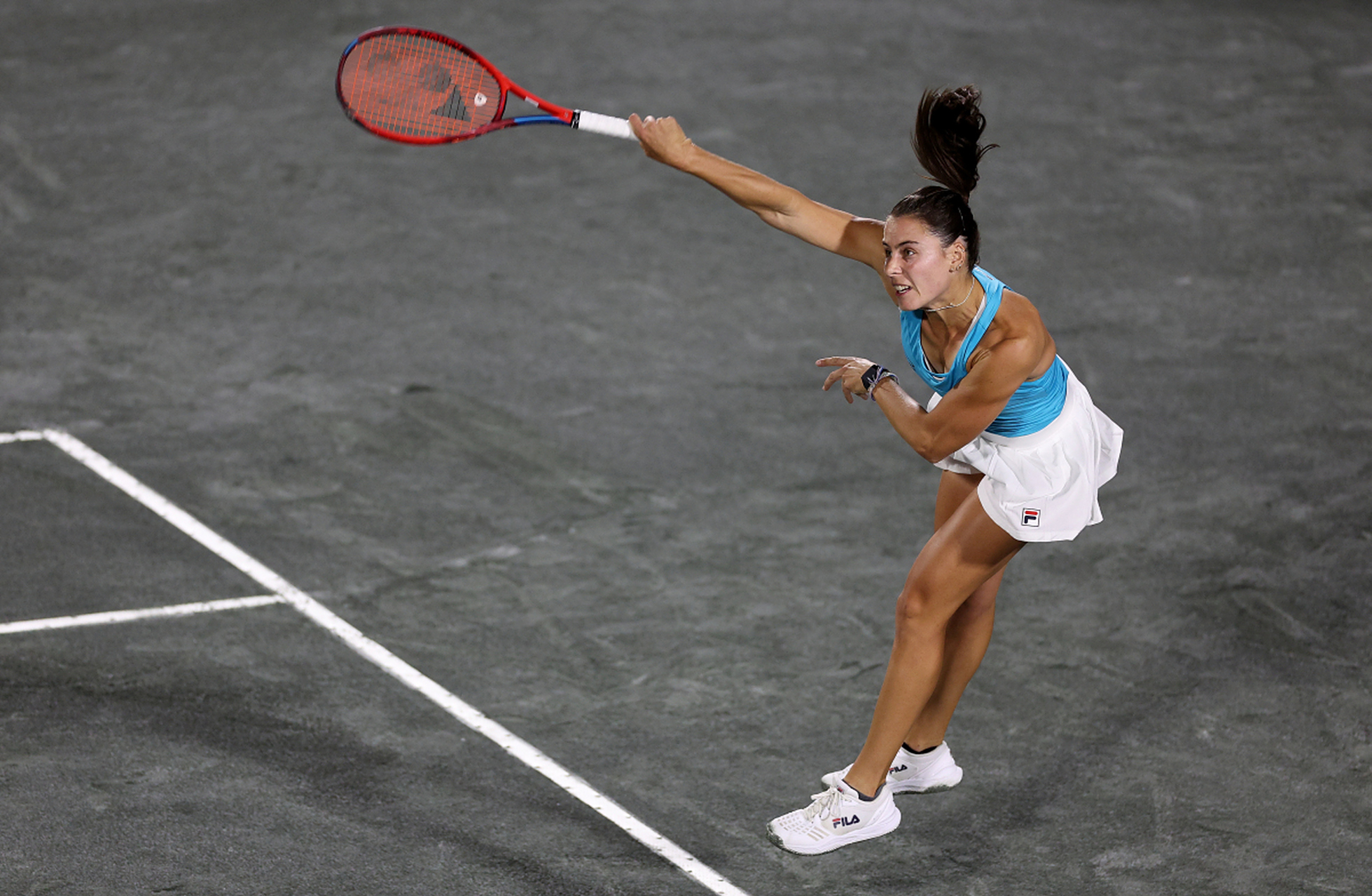 美国网球新星艾玛·纳瓦罗在204年wta5查尔斯顿公开赛女单比赛中大放