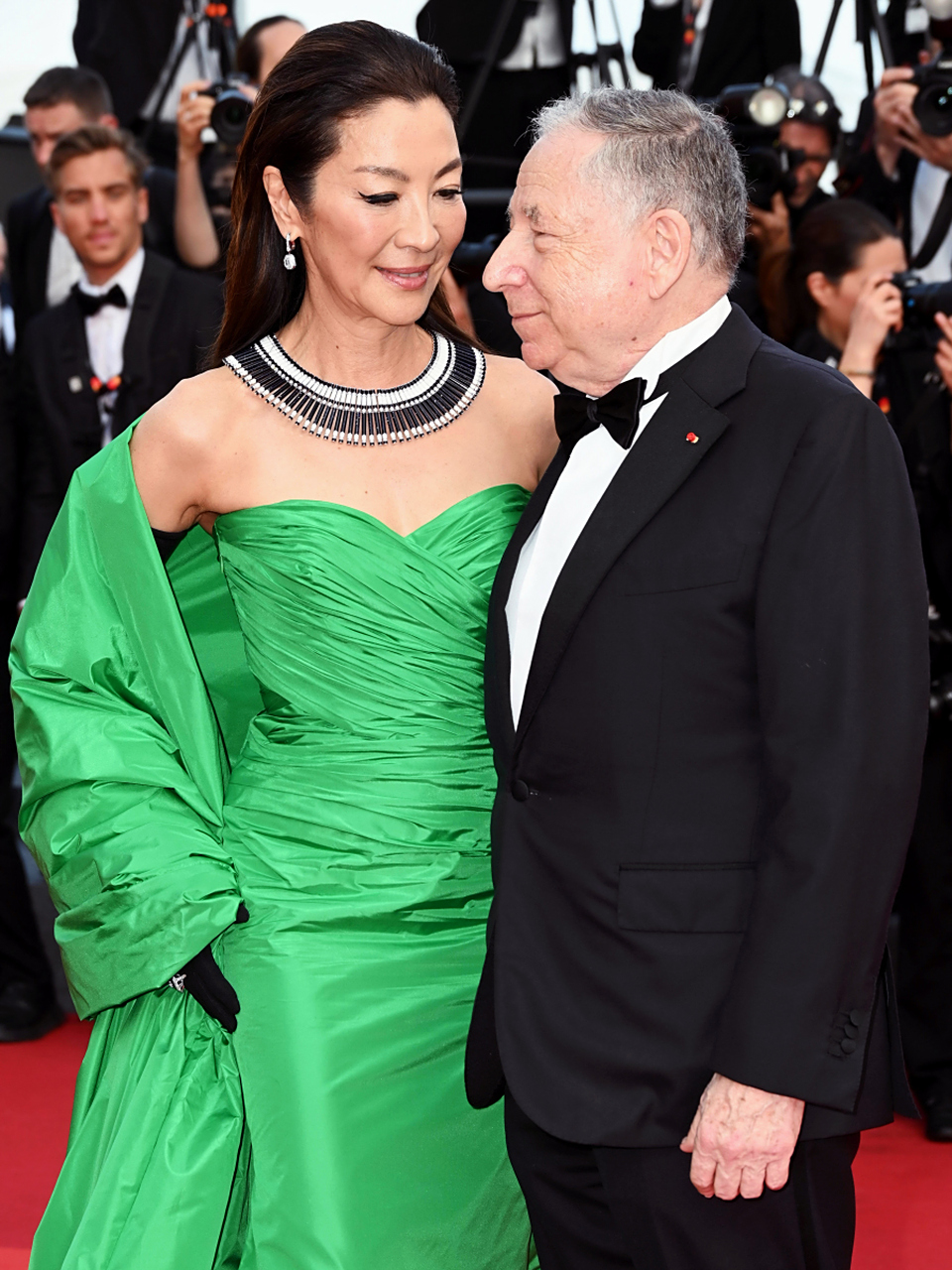 两人于2004年6月4日在上海相识,2004年7月26日,让·托德向杨紫琼求婚