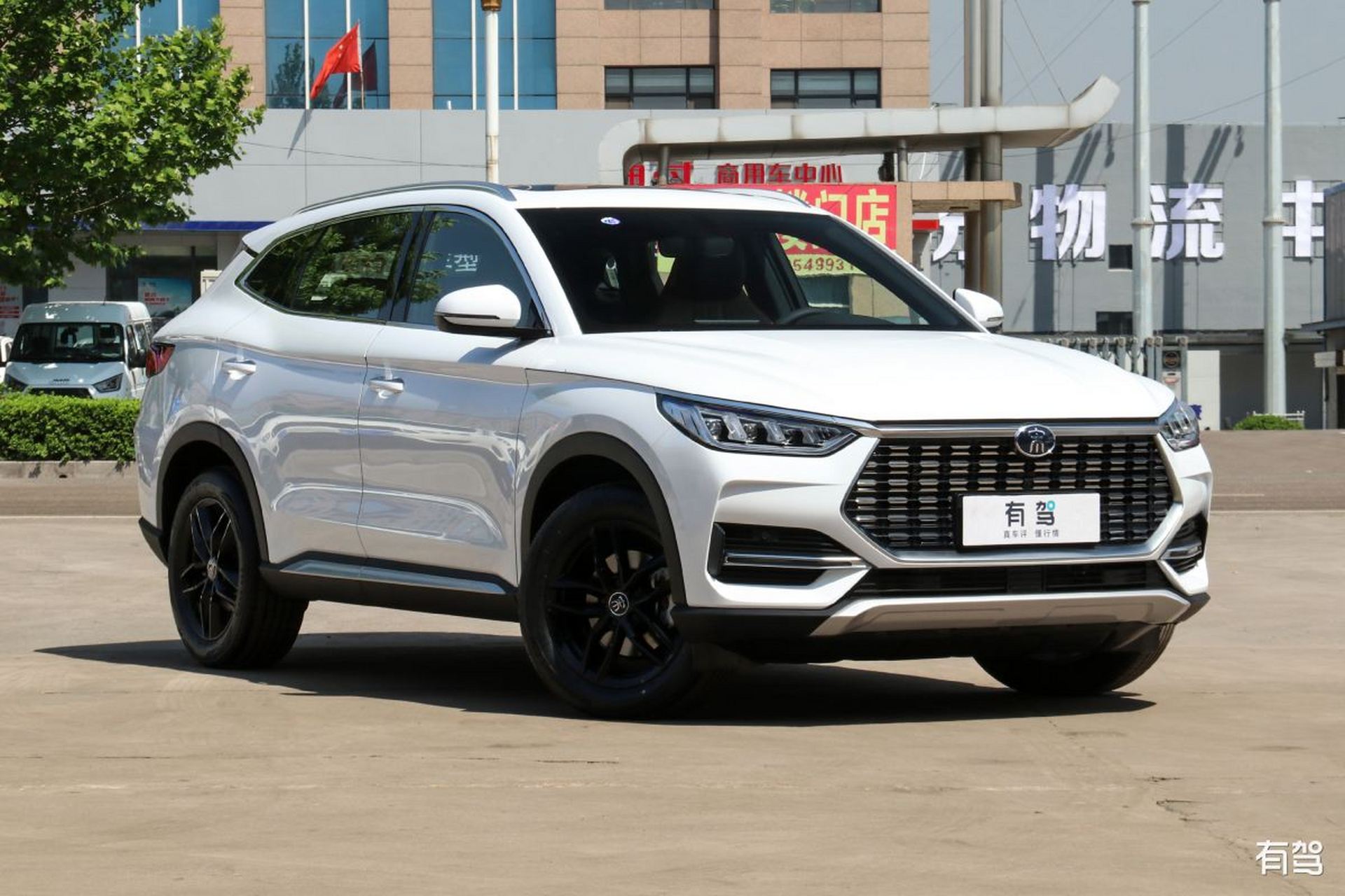 比亚迪宋plus,2021款dm-i 110km旗舰型,自动头灯,led远镜光灯,led日间