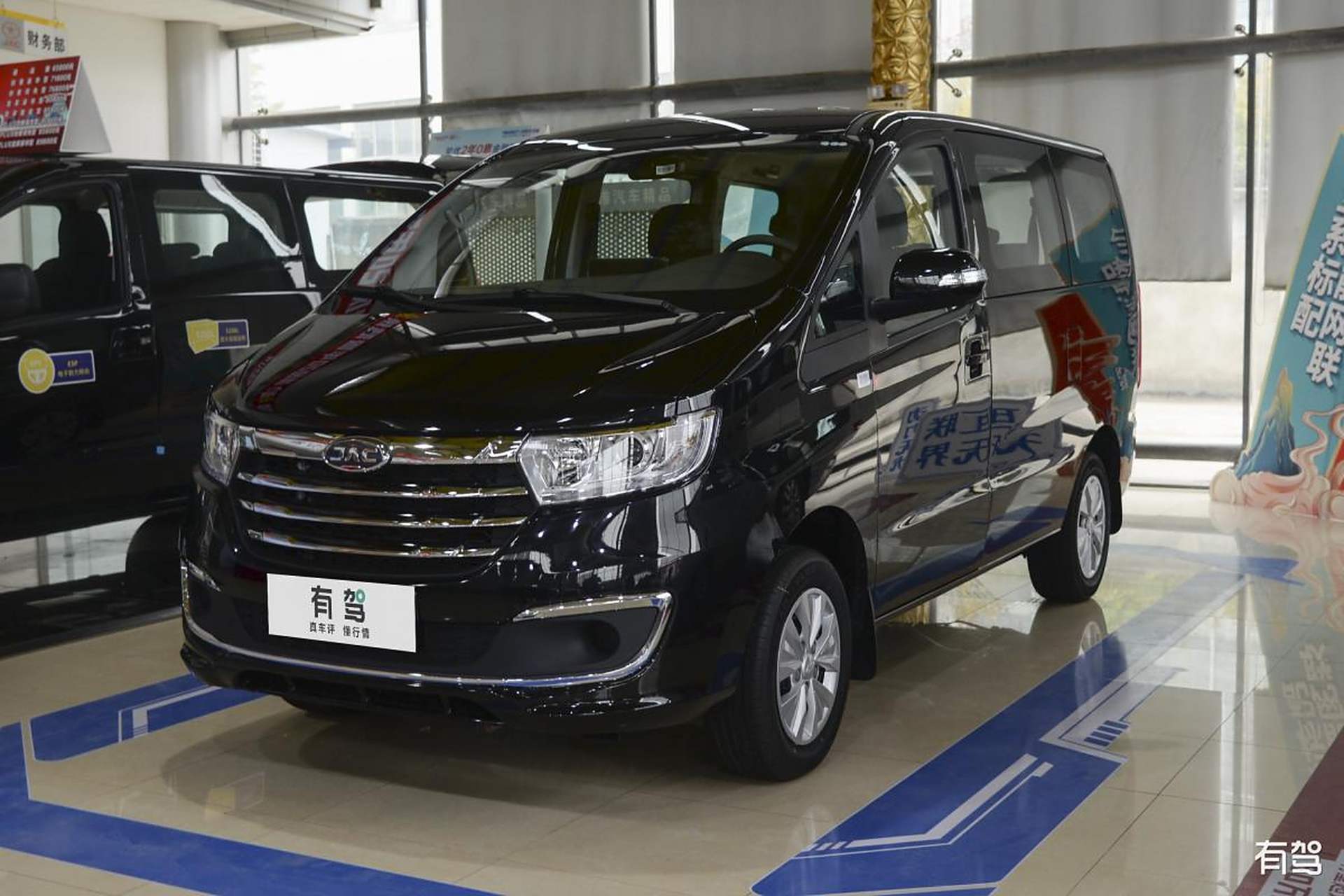 东风风行m7大师版是一款外观大气,豪华配置出众的mpv车型,新车搭载2.