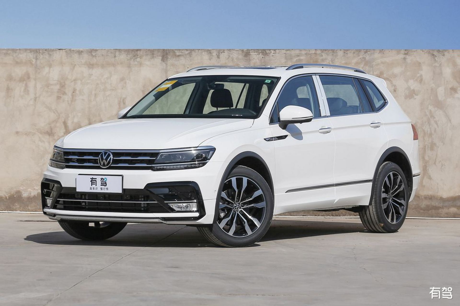 摘要: 提车快一年,途观l外观圆润大气,内饰最爱液晶仪表盘,驾驶舒适